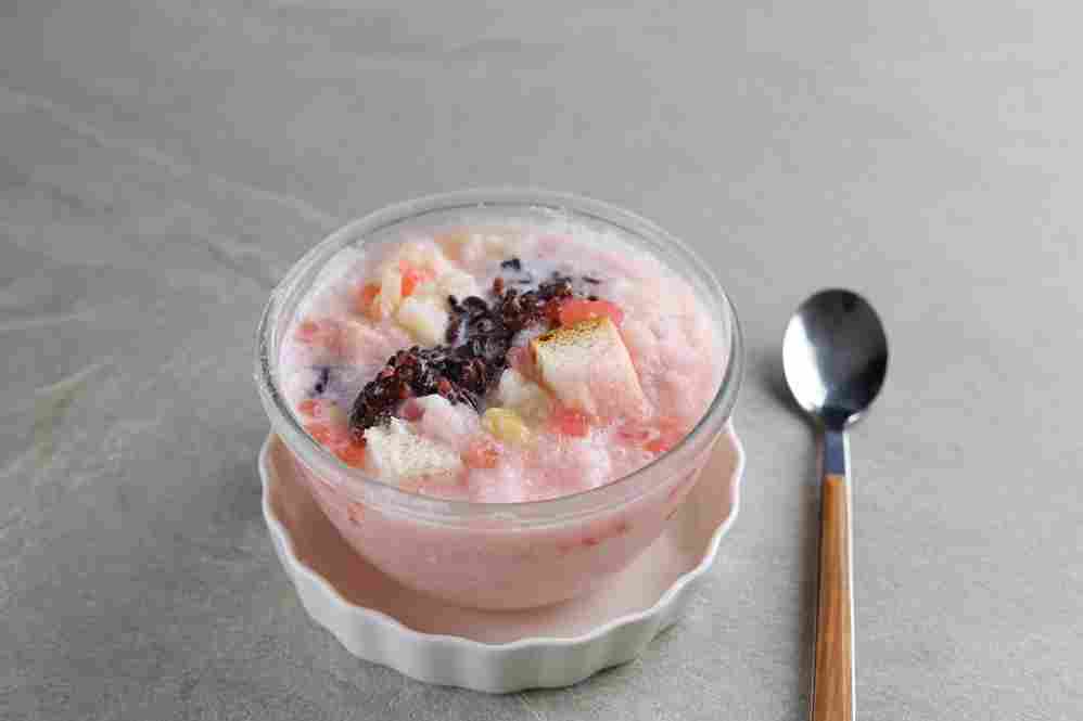 Booth catering dessert pernikahan Jakarta Selatan dengan pilihan catering es krim es puter es doger es podeng untuk 200 cup